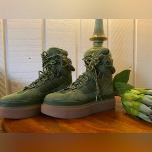 EUC adidas Super Sleek Boot Ivy Park Halls Of Ivy Women’s 8 Men’s 6.5